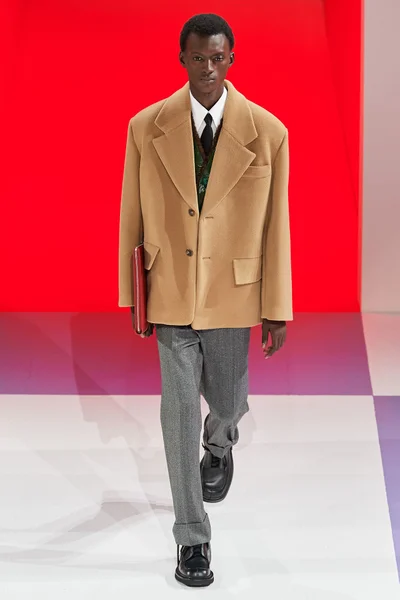 Look 7